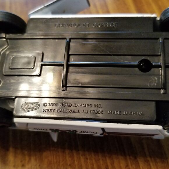 Royal Canadian Mounted Police Road Champs die cast police car 1:43 scale - Picture 12 of 12